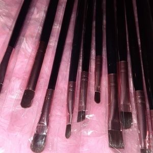 Makeup brushes